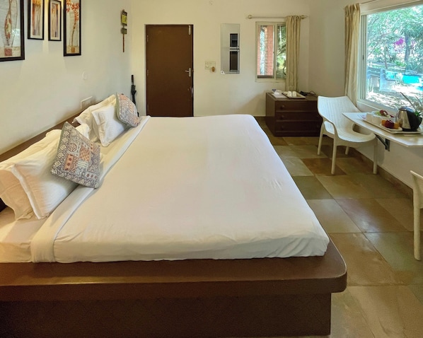 Comfort Double Room | Desk, laptop workspace, blackout drapes, WiFi (free) - The Hideaway Hosur by evaddo stays (Hosur)