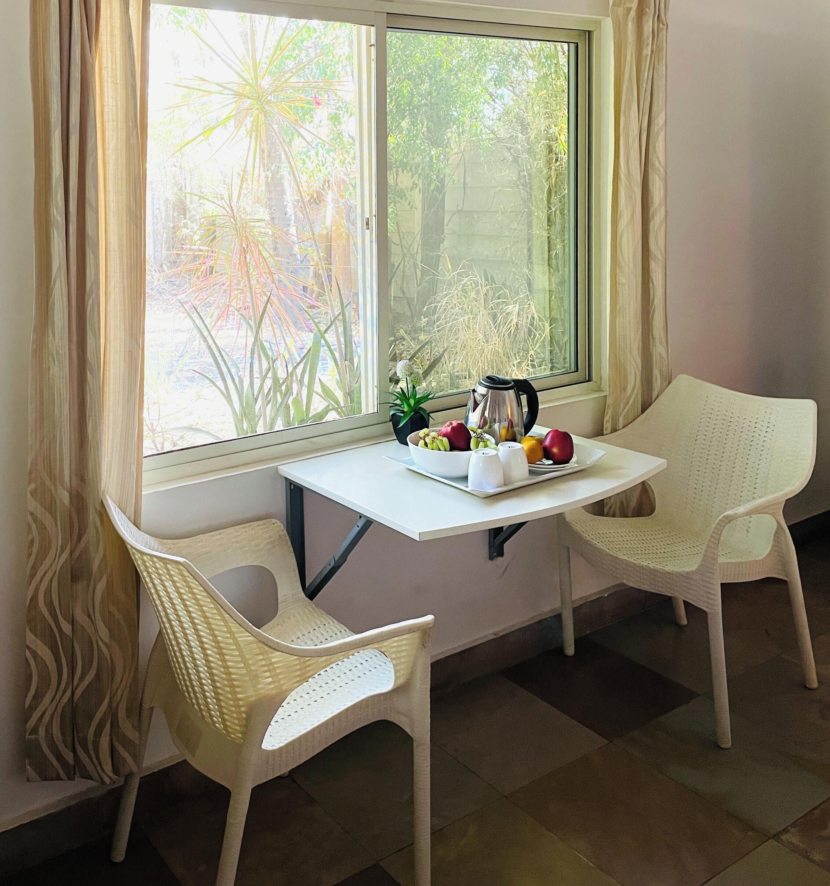 Comfort Double Room | Desk, laptop workspace, blackout drapes, WiFi (free)