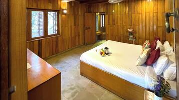 Superior Double Room | Desk, laptop workspace, blackout curtains, free WiFi