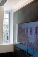 Queen Room | Schreibtisch, laptopgeeigneter Arbeitsplatz, schallisolierte Zimmer
