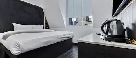Club King Accessible Room