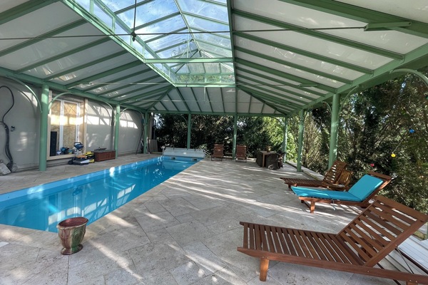 Alberca al aire libre y alberca climatizada