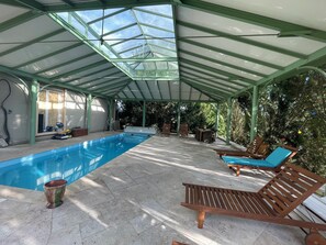 Outdoor pool, a heated pool - Le Joli Logis du Château-Havre de Paix-3Ha 3Mn from Giverny-Pool-Spa-Fitness (Sainte Geneviève les Gasny)