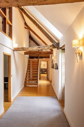 Interior - Large, comfortable country house with swimming pool and lovely views. (Beauregard-de-Terrasson)