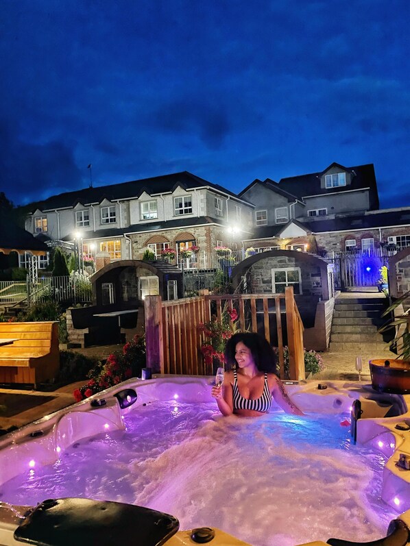 Bain à remous extérieur