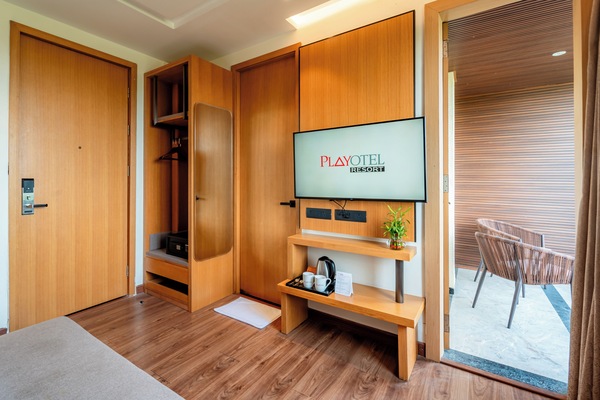Premium Double Room, Balcony, Garden View | In-room safe, soundproofing, free WiFi