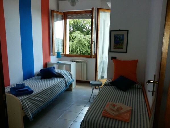 2 bedrooms, iron/ironing board, WiFi, bed sheets - 5 minutes from the historic center in Montepulciano accommodation for couples/families 4 pax (Montepulciano)