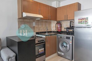 Fridge, microwave, oven, stovetop