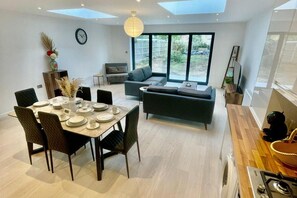 Apartment | Living area