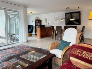 Télévision, chaîne hi-fi