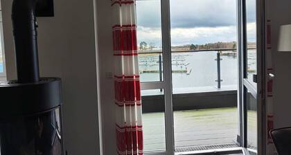 Marina-Penthouse 625 - Spacious vacation apartment on 1 level with harbor view.