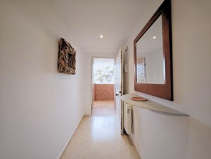 Apartamento, 2 quartos, acessível, sacada | Parte interna