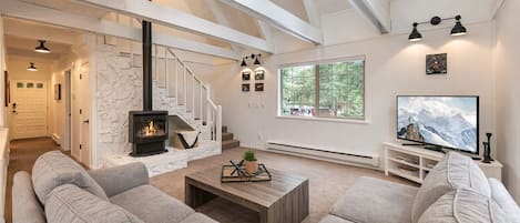 TV, fireplace, stereo