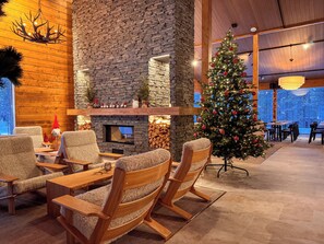 Reception - Wilderness Hotel Saariselkä (Saariselka)