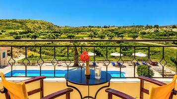 Monolocale comfort, balcone, vista piscina | Vista balcone