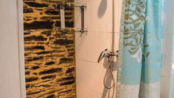 Trisquel, Habitacion Familiar con Vistas al Jardin | Bagno
