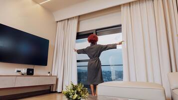 Executive Apartment, 2 Bedrooms, Mountain View, Mountainside | 2 bedrooms, premium bedding, individually decorated