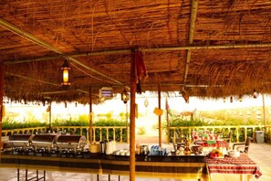 Habitación, 2 habitaciones, accesible para personas con discapacidad, fumadores | Restauración