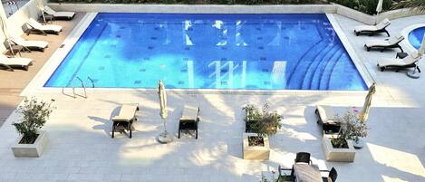 Et oppvarmet basseng