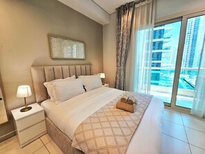 Schreibtisch, Bügeleisen/Bügelbrett, Reisekinderbett, kostenloses WLAN