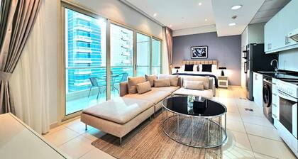 Newly Refurbished Chic Studio near JBR Beach and Marina Walk