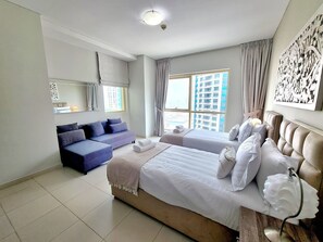 2 soveværelser, skrivebord, strygejern/strygebræt, weekendseng