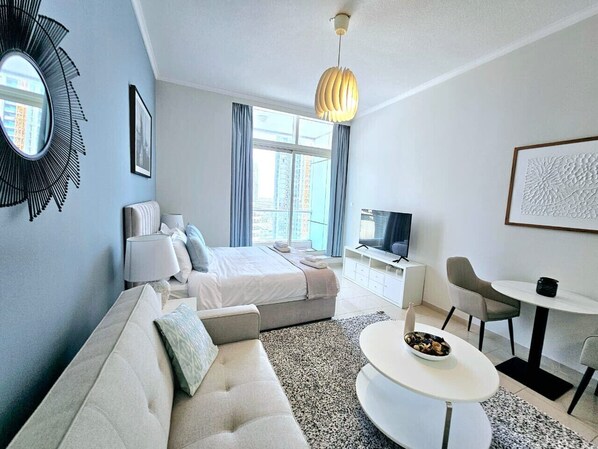 办公桌、熨斗/熨衣板、旅行婴儿床、免费 WiFi