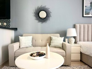 1 Schlafzimmer, Schreibtisch, Bügeleisen/Bügelbrett, Reisekinderbett