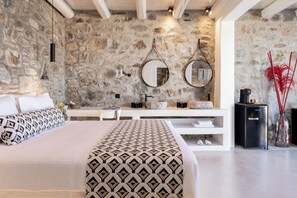 Makani Suite 6 | BaƱo | Regadera, secadora de cabello, pantuflas, toallas
