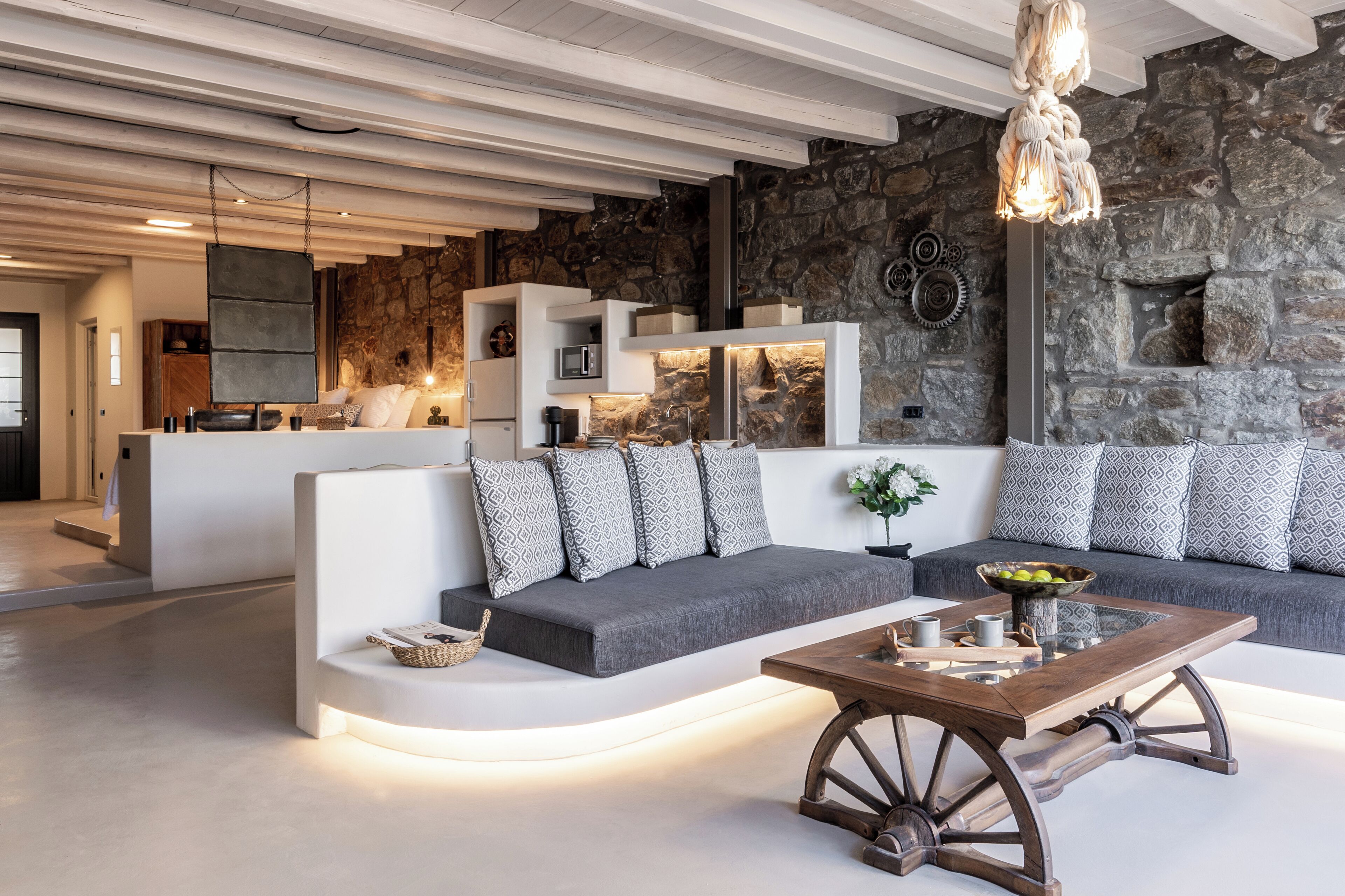 Makani Suite 7 | Soundproofing, WiFi (free)