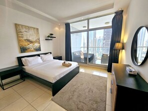 1 soverom, skrivebord, strykejern/-brett og wi-fi (inkludert)