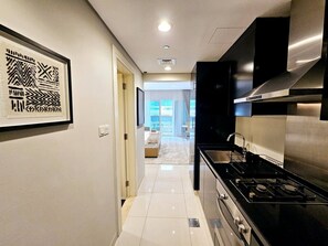 Refrigerador, microondas, horno, placa de cocina