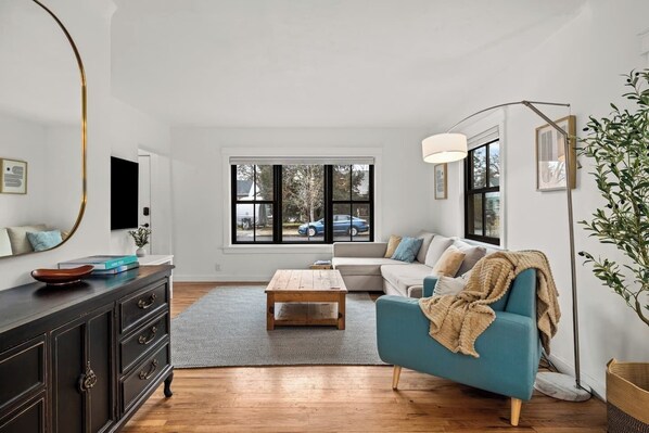 Smart TV, offices, computer monitors