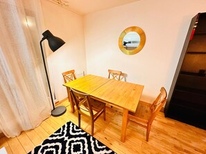 Dining - 2BR+Salon+Parking La Défense, 10 min walk to metro (Courbevoie)