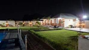 Terrace/patio - HAVELI RESORT FARM
3-bedroom farmhouse in marvelous Hathod with AC, WiFi (Hathod)