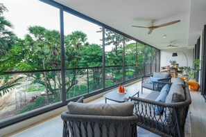 Deluxe Apartment, 3 Bedrooms | Living area