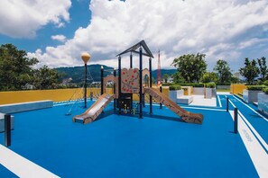 Children’s play area – outdoor