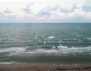 Una playa cerca