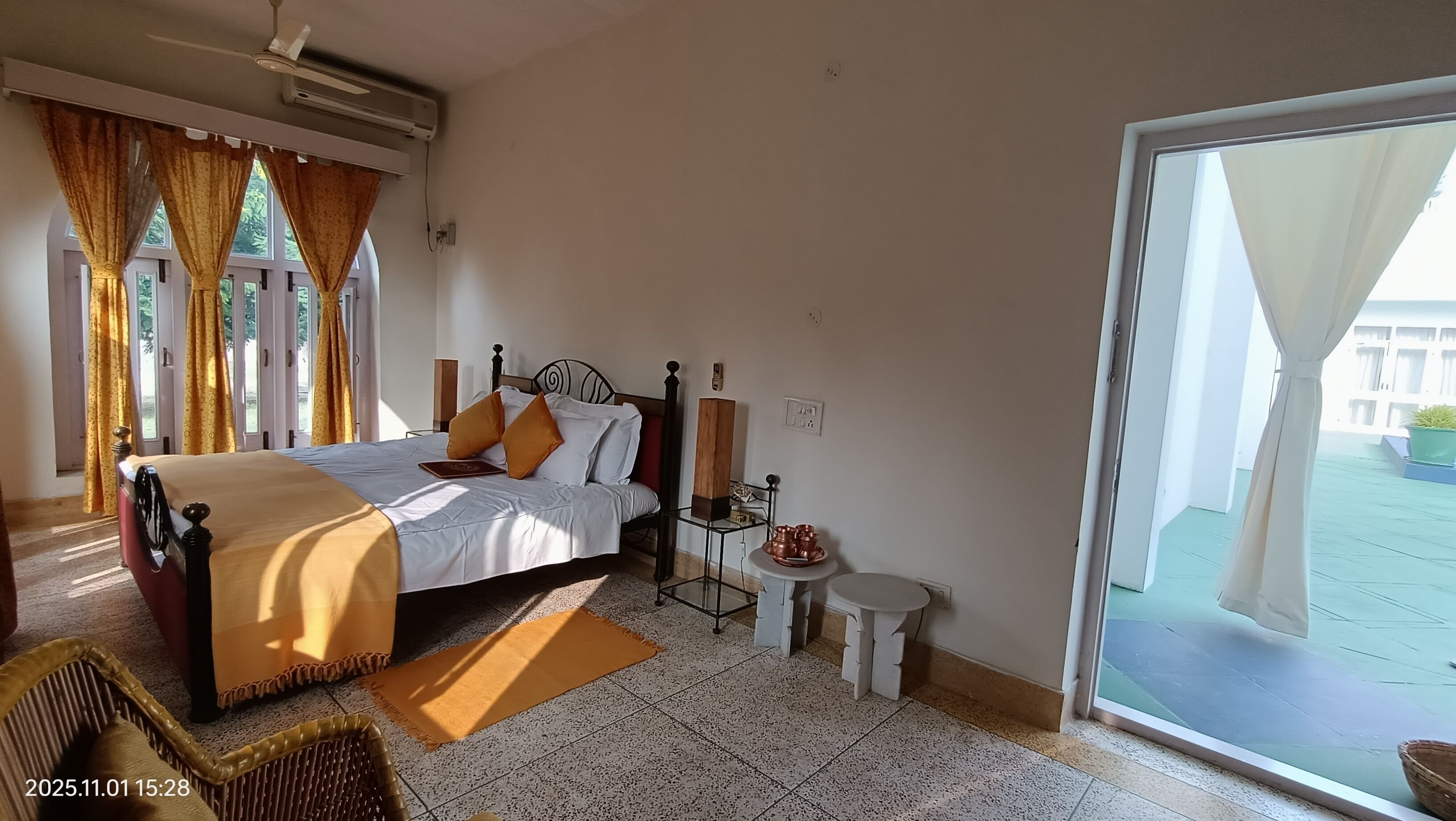 Desk, laptop workspace, free WiFi, bed sheets
