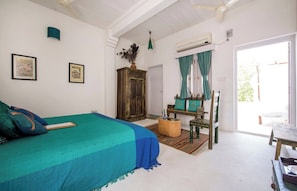 Desk, laptop workspace, free WiFi, bed sheets