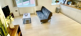 2 Bed Flat - Sleeps 5 - Parking - Wifi