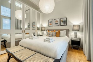 Standard-Apartment | Laptopgeeigneter Arbeitsplatz, Verdunkelungsvorhänge