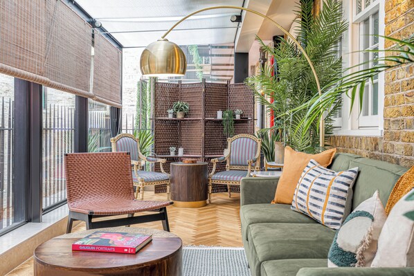 Standaard appartement | Woonruimte | Televisie