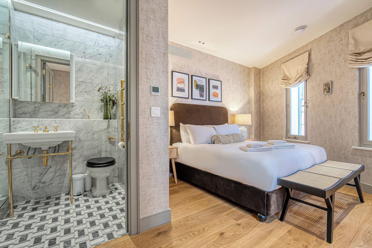 Standaard appartement | 2 slaapkamers, een bureau, een laptopwerkplek, verduisterende gordijnen