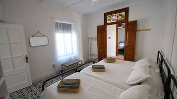 6 dormitorios, tabla de planchar con plancha, wifi y ropa de cama