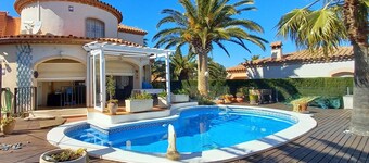 Beautiful detached house, with swimming pool