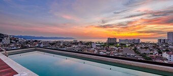 Infinite Blue 53 in Jalisco