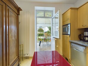 Fridge, microwave, oven, dishwasher - 110 m from the beach, house for 6 people (Concarneau)