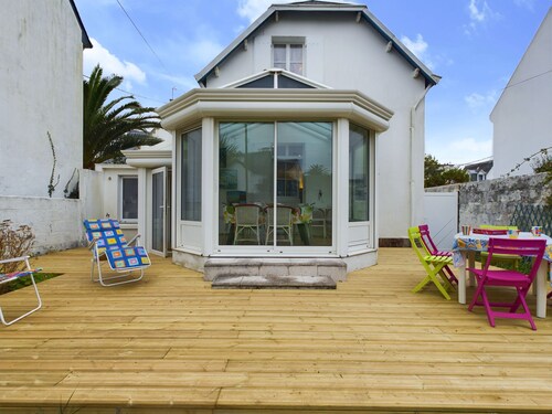 110 m from the beach, house for 6 people