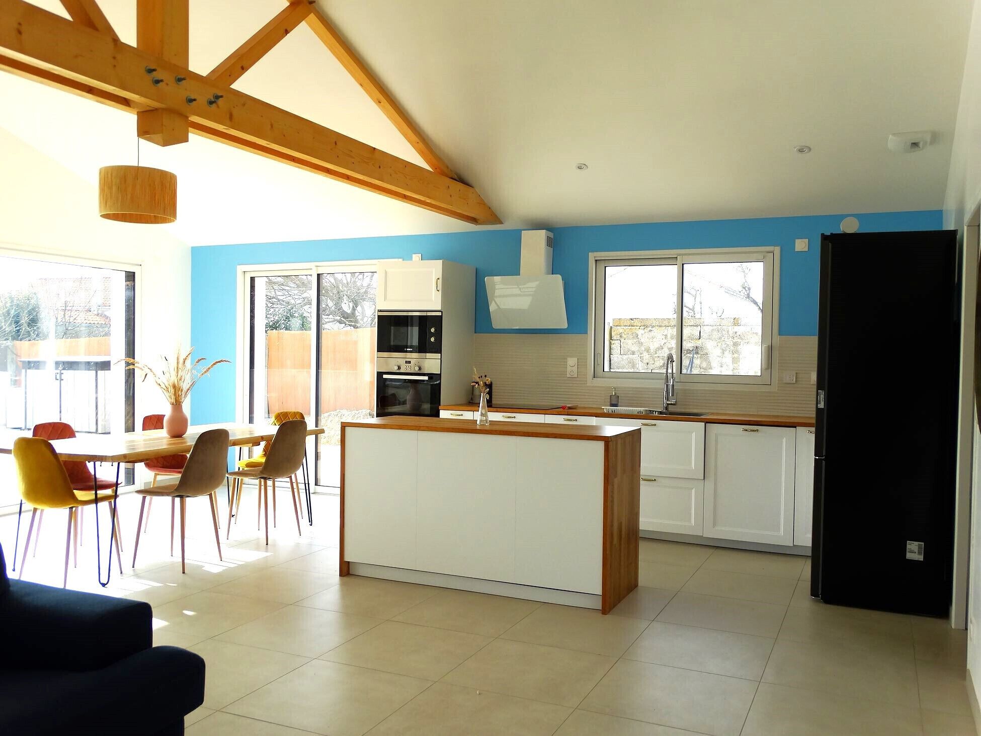 Réfrigérateur, micro-ondes, four, lave-vaisselle